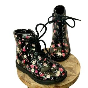 THE CHILDREN'S PLACE Black W/ Pink Roses Combat Boots  sz 7 Patent Zip & Lace Up